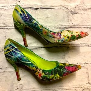 NINE WEST WOMENS HEEL SHOES.